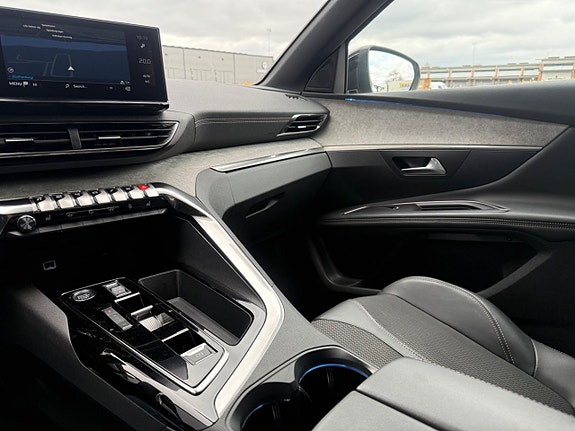 Peugeot 3008 7 of 14