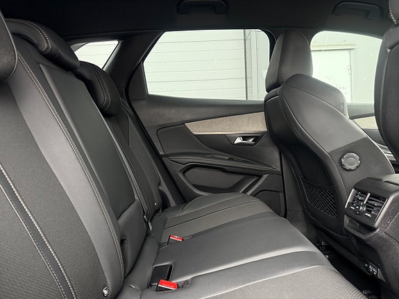 Peugeot 3008 8 of 14