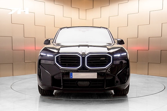 BMW XM 8 of 30