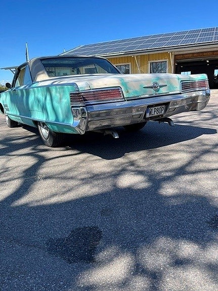 Chrysler 300 2 of 5