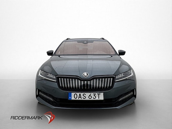 Skoda Superb 2 of 5