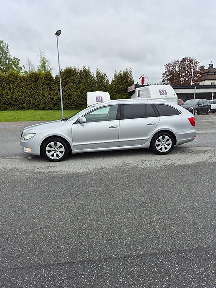 Skoda Superb 3 of 5