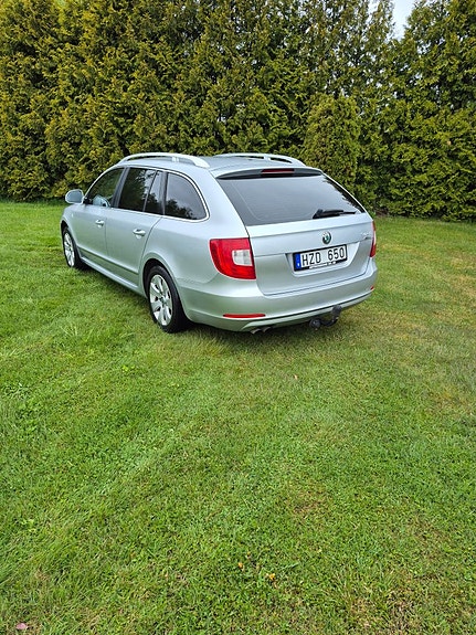 Skoda Superb 4 of 5