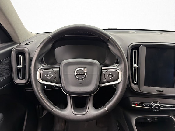 Volvo XC40 10 of 29