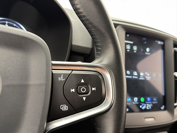 Volvo XC40 13 of 29