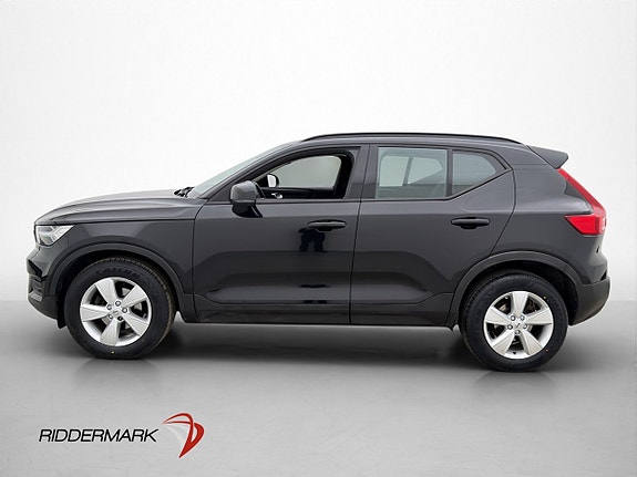 Volvo XC40 5 of 29