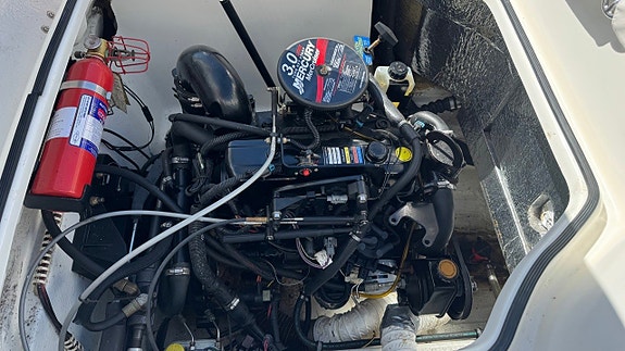 Ryds 18 GTS / Mercruiser 3.0 TKS / A1 -06 6 of 12
