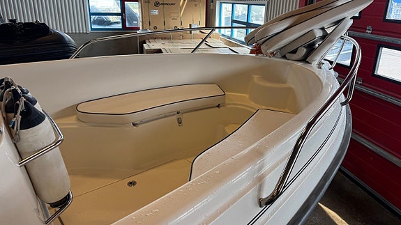 Ryds 18 GTS / Mercruiser 3.0 TKS / A1 -06 4 of 5