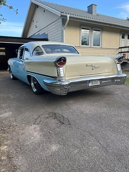 Oldsmobile Starfire