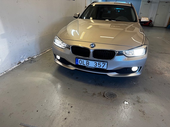 BMW 318d 2 of 12