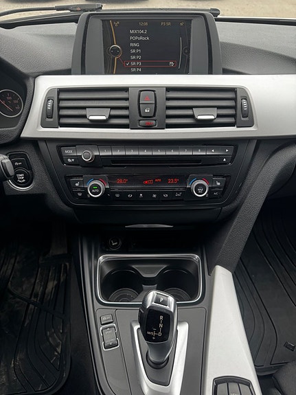 BMW 318d 11 of 12