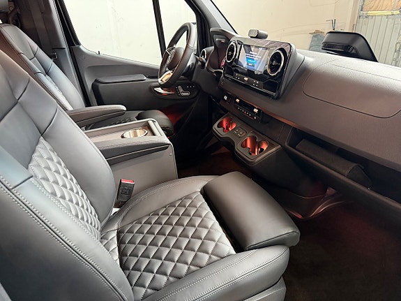 Mercedes-Benz Sprinter 319 11 of 30
