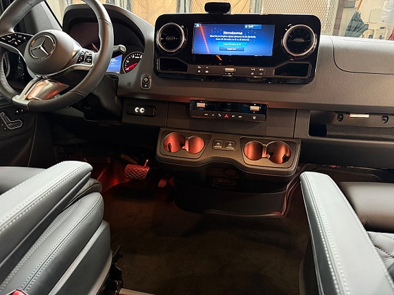 Mercedes-Benz Sprinter 319 14 of 30