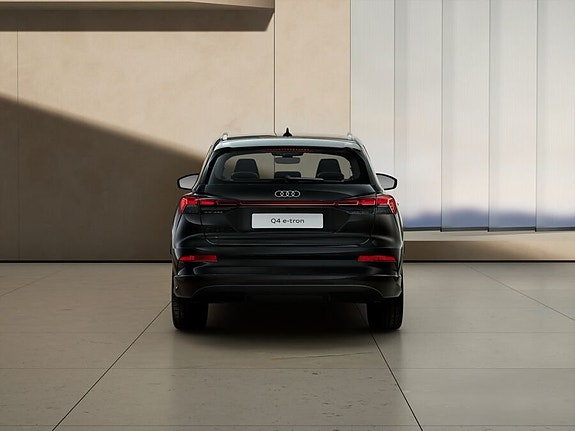 Audi Q4 e-tron 7 of 10