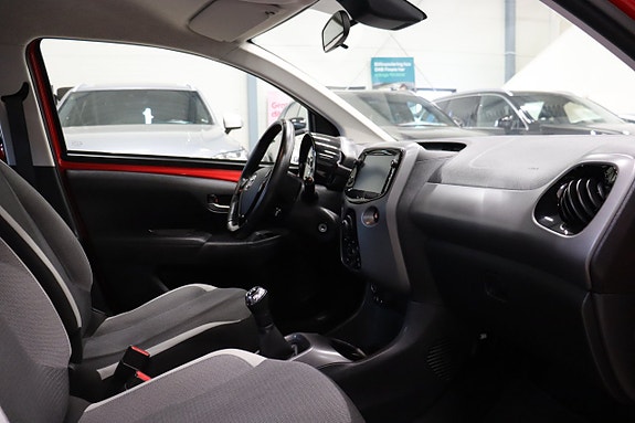 Toyota Aygo 8 of 23