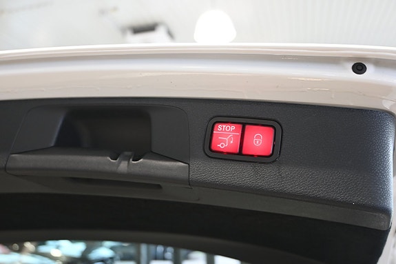 Mercedes-Benz E63 16 of 28