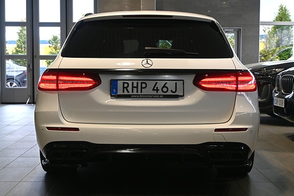 Mercedes-Benz E63 4 of 5