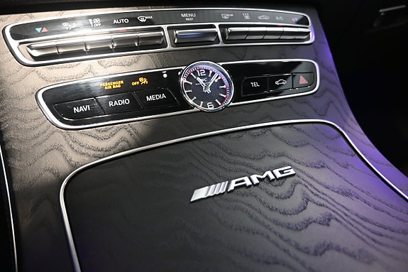 Mercedes-Benz E63 24 of 28