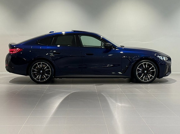 BMW i4 3 of 5