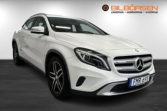 Mercedes-Benz GLA220 3 of 5
