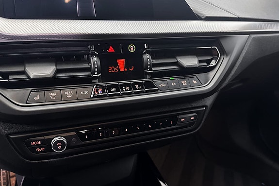 BMW 118i 12 of 15