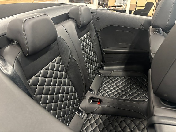 Volkswagen T-Roc 12 of 21
