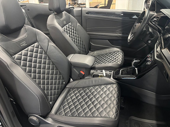 Volkswagen T-Roc 11 of 21