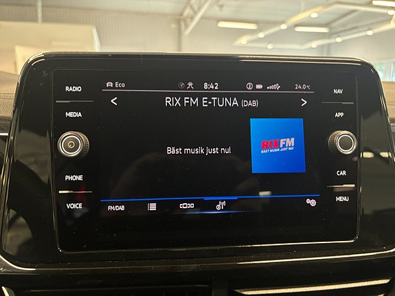Volkswagen T-Roc 17 of 21