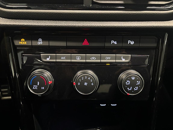 Volkswagen T-Roc 18 of 21