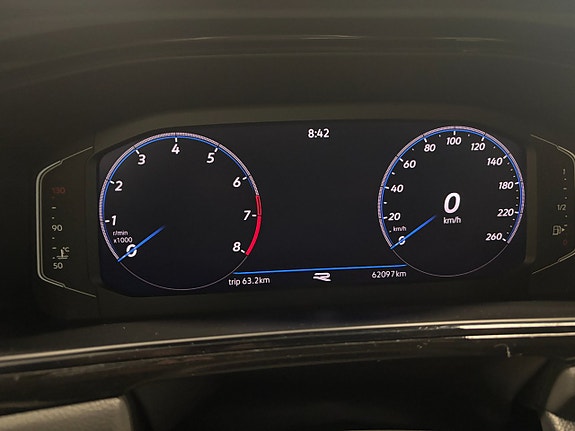 Volkswagen T-Roc 19 of 21