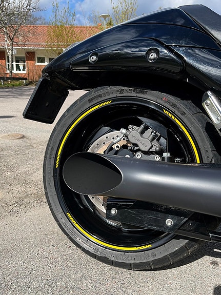 Suzuki Cycles VZR1800 VZR1800BZ 4 of 6