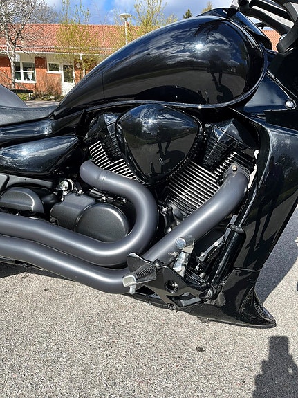 Suzuki Cycles VZR1800 VZR1800BZ 3 of 6