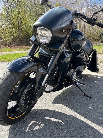 Suzuki Cycles VZR1800 VZR1800BZ 2 of 6