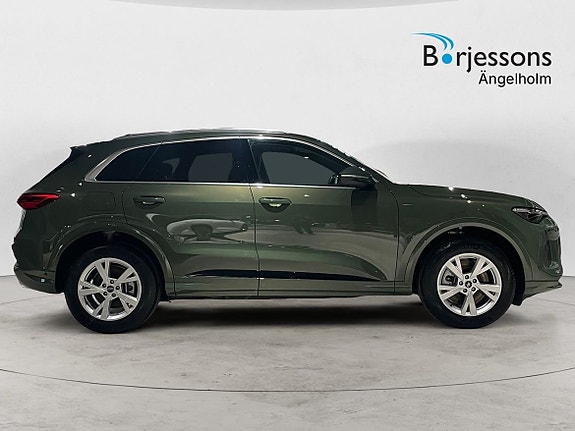 Audi Q5 2 of 5