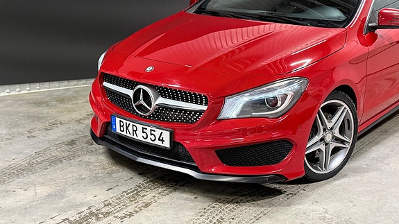 Mercedes-Benz CLA220 2 of 5