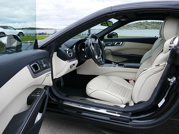 Mercedes-Benz SL500 5 of 5