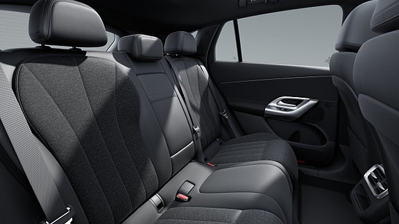 Mercedes-Benz GLC400 13 of 16