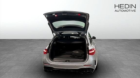 Mercedes-Benz C63 6 of 12
