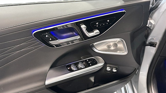 Mercedes-Benz C63 8 of 12