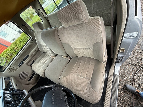 Dodge RAM 2500 12 of 13