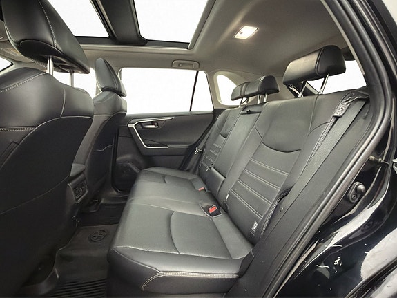 Toyota RAV4 15 of 30