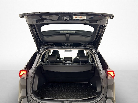 Toyota RAV4 8 of 30