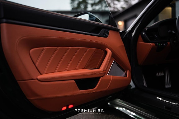 Porsche 911 Targa 4 GTS 14 of 18