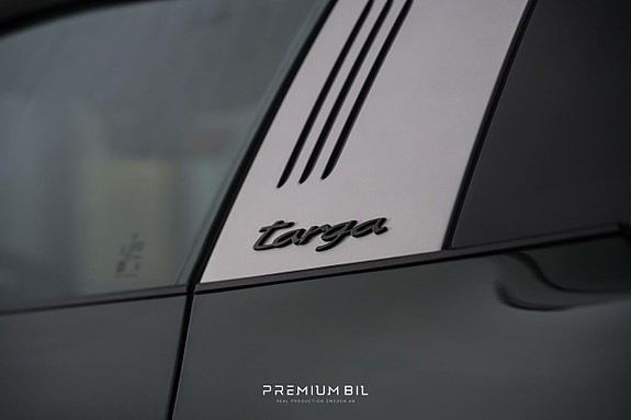 Porsche 911 Targa 4 GTS 17 of 18