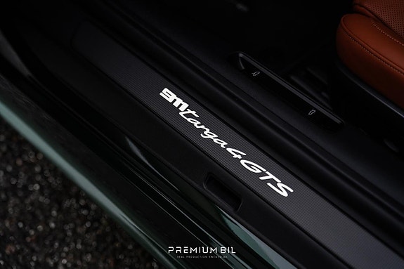 Porsche 911 Targa 4 GTS 13 of 18