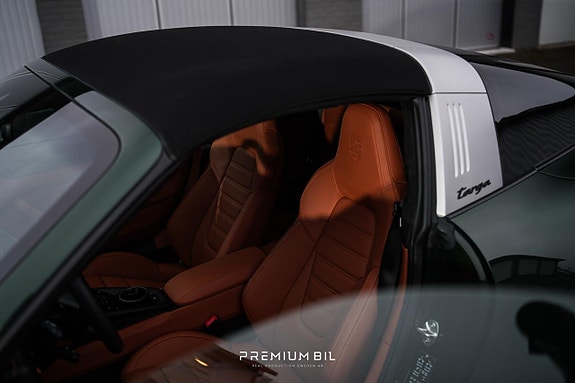 Porsche 911 Targa 4 GTS 11 of 18