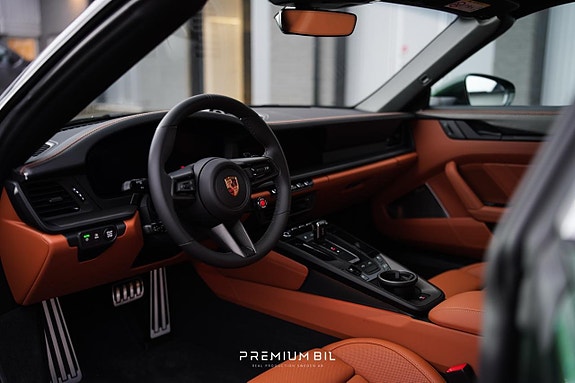 Porsche 911 Targa 4 GTS 16 of 18