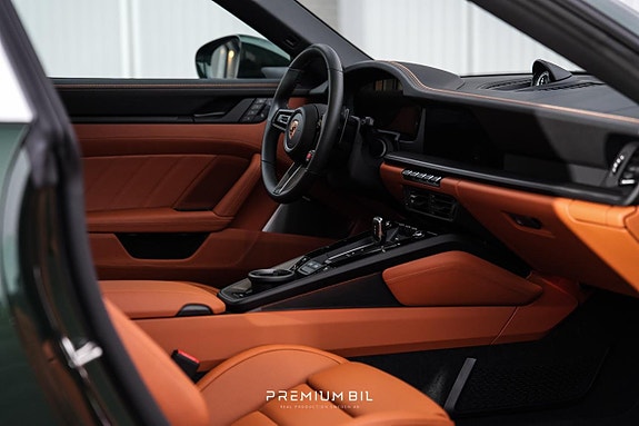 Porsche 911 Targa 4 GTS 5 of 18