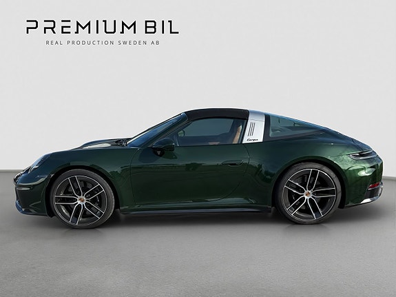 Porsche 911 Targa 4 GTS 2 of 18