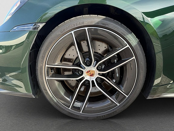 Porsche 911 Targa 4 GTS 18 of 18